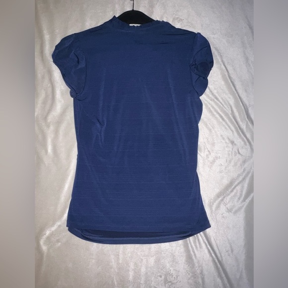 Heart and Soul Navy Blue Blouse… size Large. Smoke and Pet free - Picture 6 of 9